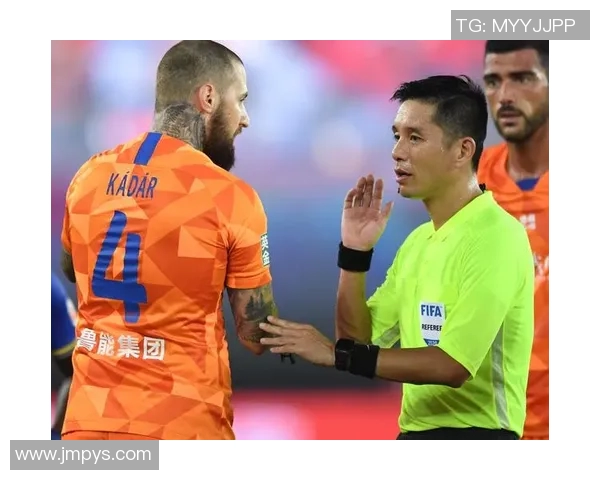 中超激战华夏对决鲁能全力争胜谁能笑到最后