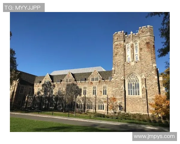 杜克大学与维克森林大学的精彩对决引发篮球迷热议与期待