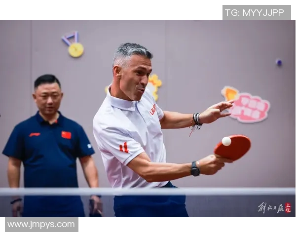 陈强独家解析足球技巧与战术分享助你提升球技的实用心得MBA 陈强独家解析足球技巧与战术分享助你提升球技的实用心得MBA