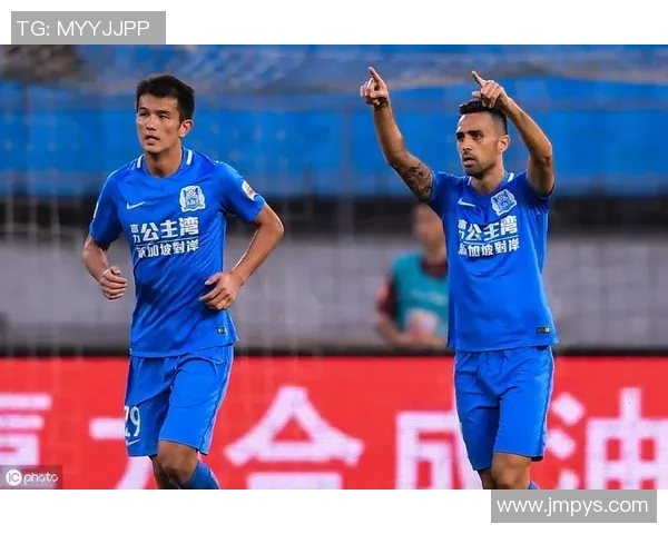 广州富力与辽宁宏远激战正酣谁能在这场对决中笑到最后