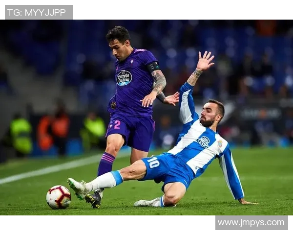 惠灵顿凤凰与墨尔本胜利的历史交锋与发展历程探讨