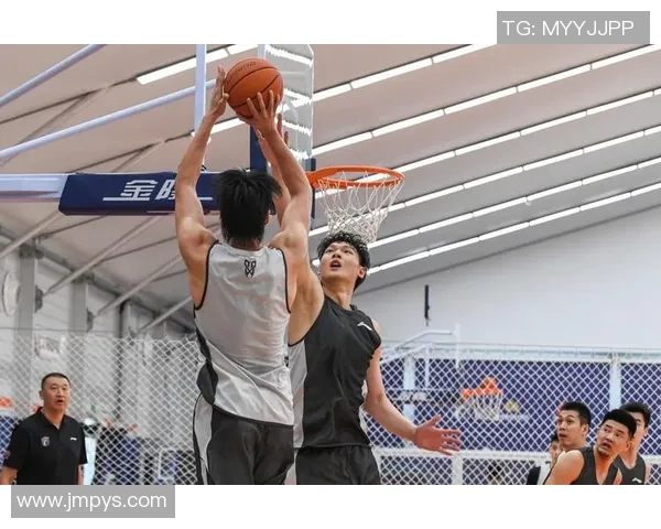 王哲林领衔中国男篮新征程展现实力与潜力的双重挑战 王哲林领衔中国男篮新征程展现实力与潜力的双重挑战