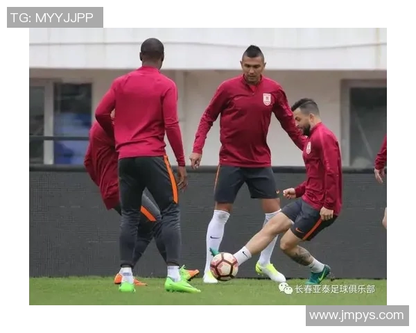 福冈黄蜂迎战赞岐滏力争主场胜利展现球队实力与斗志