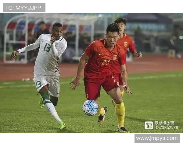 苏宁与深圳比赛裁判判罚争议引发热议球迷反应不一